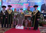 Momen Haru, Warnai Prosesi Wisuda 1633 Mahasiswa Universitas Achmad Yani