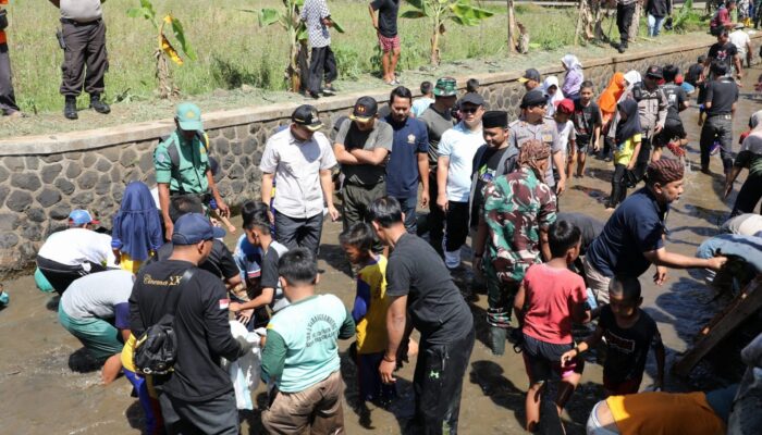 Gerebek Walungan, Bersih-Bersih Sungai