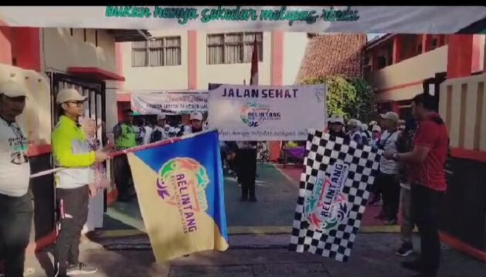 Geliatkan Silaturahmi, FOSIL 17 Bandung Gelar Sepeda Santai dan Jalan Sehat