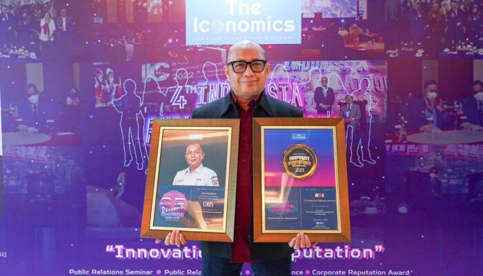 Humas PT KAI Joni Martinus Terima Penghargaan PR Persons Awards 2023