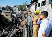 KEBAKARAN, 170 Kios di Pasar Sadang Serang Hangus