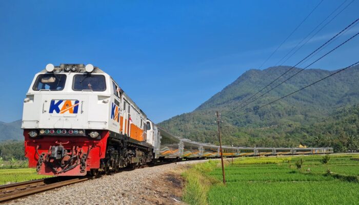 Sempat Viral, Kereta Api Luar Biasa Diminati Pelanggan