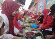 Warga Pasar Sindanglaya Bandung Botram Sepanjang 78 meter