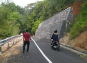 CIANJUR: Warga Sukaresmi Bahagia, Jalan di Kubang Puncak Simun “Lecir”