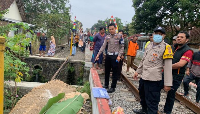 Wanita Tanpa Identitas Tergeletak di Pinggir Rel Cicurug Bata