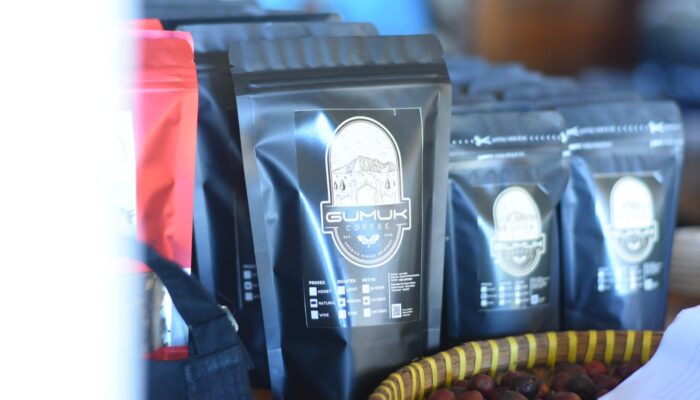 Pemuda Desa Mriyan Boyolali Kembangkan Kopi Gumuk Bareng Aqua Klaten