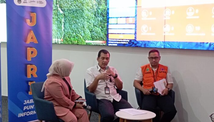 Kebakaran TPAS Sarimukti Belum Pulih, Ratusan Orang Warga Terdampak Kesehatannya Terganggu