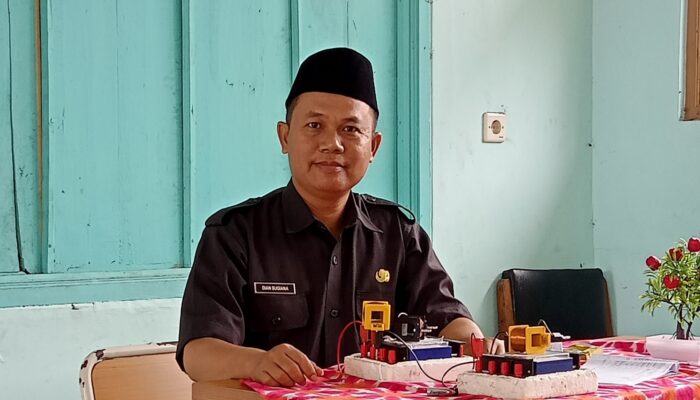 Menggali Potensi Menutur Berbantuan QR Code