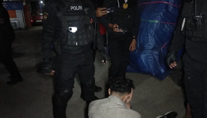 Masuk Mencurigakan, Dikejar Warga Lalu Tertangkap di Sungai