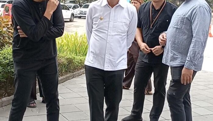 5,7 Juta Liter Air Disalurkan ke Masyarakat, Ini Kata Bey