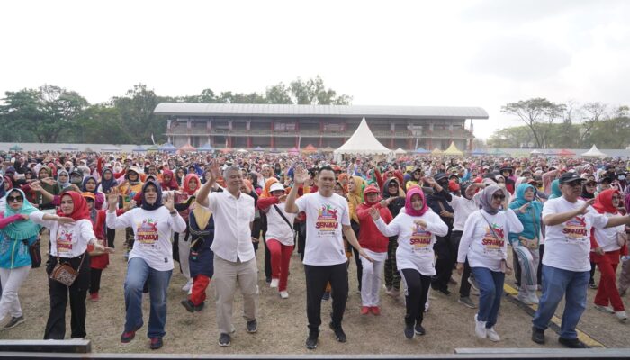 Belasan Ribu Warga Mendadak Senam di Dadaha Kota Tasikmalaya