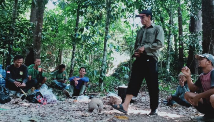 SUMEDANG: Geliat Gotong Royong Mengakar di Warga Dusun Cikeresek