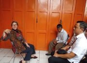 Warga Tak Mampu di Bandung Dibantu Mensos RI