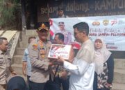 Peduli Literasi, Polres Tasikmalaya Bagikan Buku Bacaan pada Siswa SD