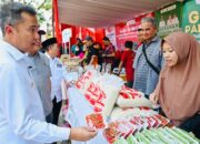 Bey Pantau Pangan Murah yang Digelar di Cianjur