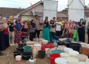 Polres Tasikmalaya Kirim Bantuan Air Bersih untuk Warga Tanjungjaya