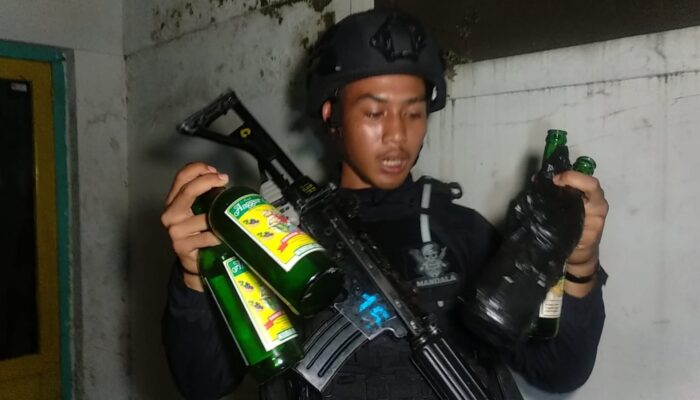 Polisi Bubarkan Pesta Miras di Jalan Rumah Sakit