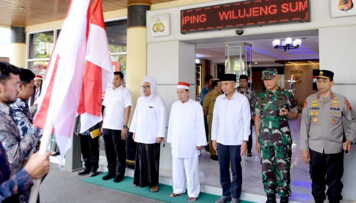 Kirab Merah Putih di GBLA Dikawal Bey Machmudin-Habib Luthfi