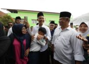 Pelukan Hangat Ganjar pada Siswa MTs NU yang Minta Dijadikan Anak Angkat