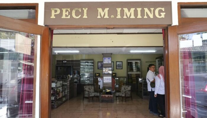 Peci M. Iming: Pertahankan Kualitas, Bertahan Satu Abad