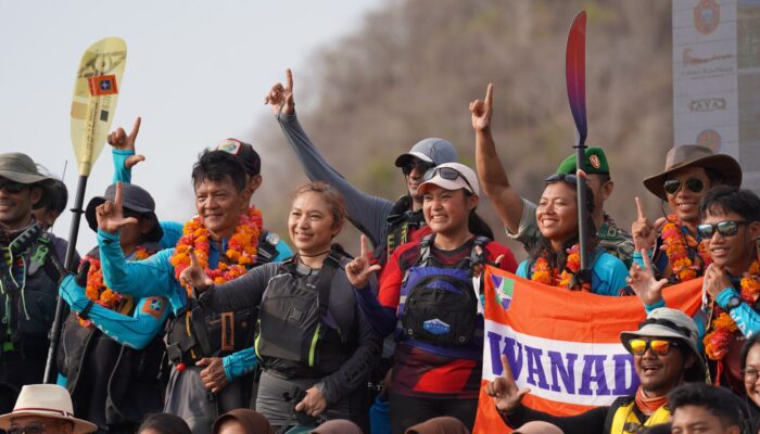 Tim Dayung Jelajah Nusantara Sea Kayak Ekspedition, Tuntaskan Misi Kelilingi Flores