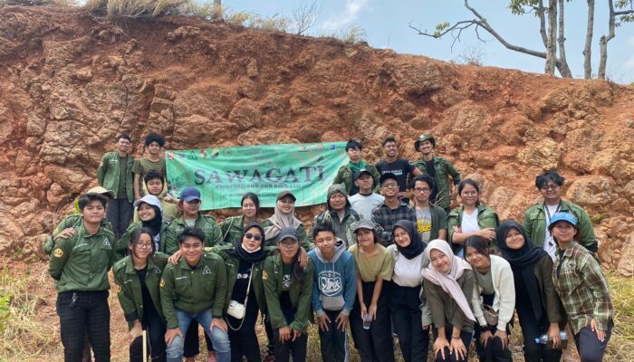 HIMA Ilmu Pemerintahan FISIP Unpad Peduli Gunung Geulis Sumedang