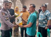 SUMEDANG: Pasang Sangkur, Warga Desa Cikurubuk Sampaikan Aspirasi