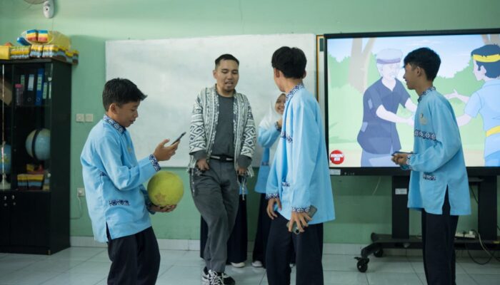 Kisah Guru Damar: Keterbatasan Tak Jadi Penghalang dalam Wujudkan Mimpi