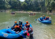 Legenda Pegiat Alam Abah Bongkeng dan Mamay Apresiasi Tasik Baseuh Enjoy