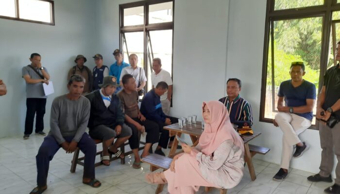 Bersitegang, Warga Tolak Truk Sampah Masuk TPSA Cijeruk