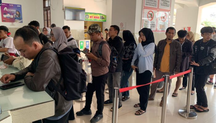 Imbas Kecelakaan Cicalengka, Calon Penumpang Batalkan Keberangkatan Dari Stasiun Tasik