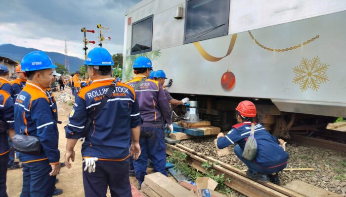 Tabrakan KA Turangga dan CL Bandung Raya di Bandung, 4 Meninggal Dunia