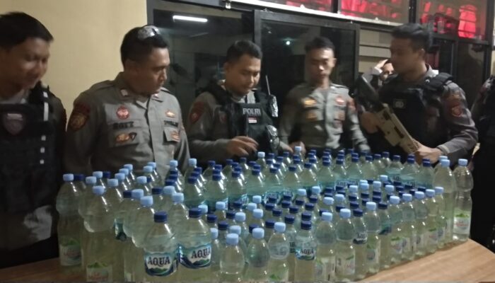 Ratusan Botol Miras Disimpan di Sebuah Rumah Daerah Mangkubumi