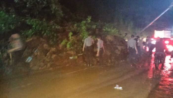 Longsor di Tenjowaringin, Arus Lalu Lintas Tersendat