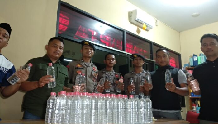 Berawal COD-an di Terminal Indihiang, Polisi Dapat 120 Botol Arak Bali