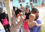 Ratusan Anak Asuh Stunting Diberi Makanan Bergizi, Kapolresta Cirebon Terjun Langsung Sapa Warga