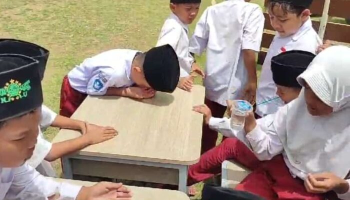 Akhirnya, Bantuan Mebeler Datang Juga ke SDN Tamanggung