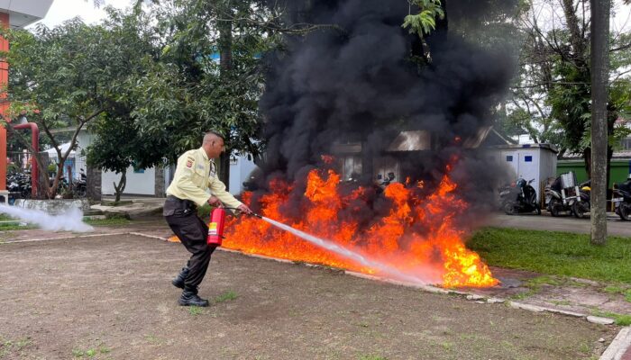 PLN UP3 Majalaya Gelar Donor Darah dan Pelatihan Pemadam Kebakaran