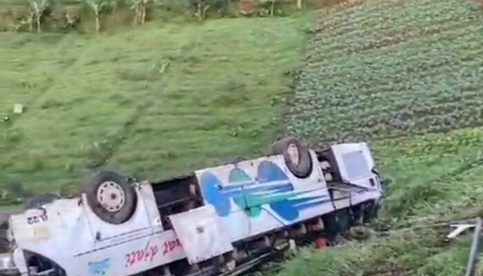 Bus Kramat Djati Terjun ke Jurang di Puncak, Cianjur