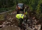 Jalan Rusak Parah, Antar Logistik Pemilu dari Desa ke Kecamatan Sampai Tiga Jam