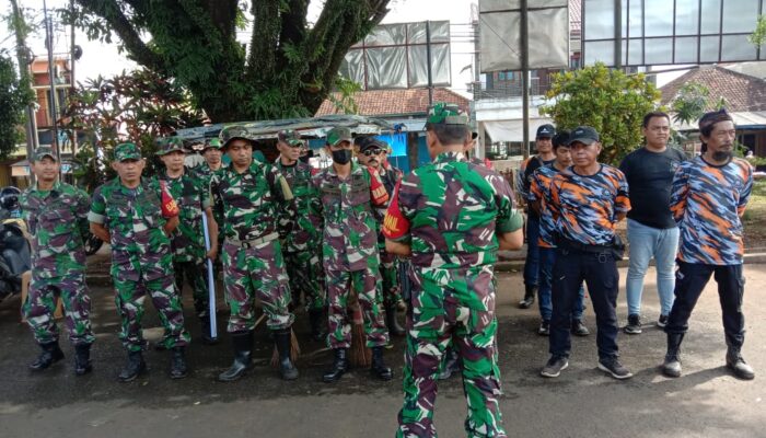 Letda Inf. Sutisna Pimpin Kegiatan Karya Bakti di Pasar Situraja