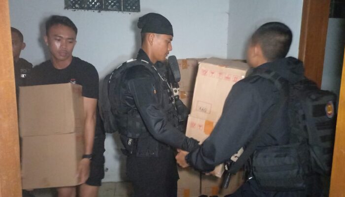 Dua Rumah di Tasikmalaya Simpan Lebih Dari Seribu Botol Miras