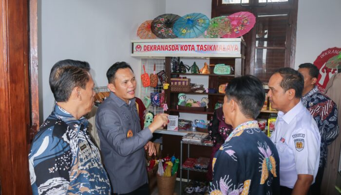Butuh Oleh-oleh Tasik, Ada Gerai Dekranasda di Stasiun Tasik