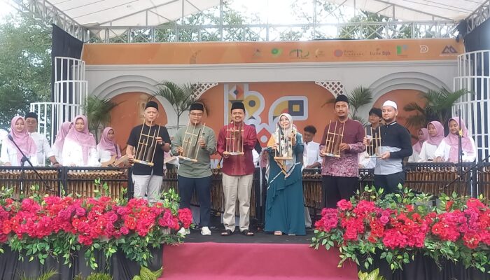 Kampung Ramadan ke-13 Masjid Agung Sumedang, Dony Ahmad Munir: Istiqomah dan Berikan Warna Gelorakan Bulan Puasa