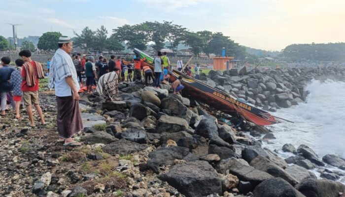 Warga Pesisir Pantai Selatan Tasik Masih Harus Waspada