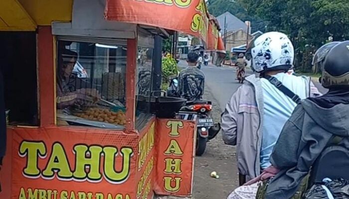 MUDIK Lebaran, Tahu Sumedang Laris, Arus Lalu Lintas Ramai Lancar