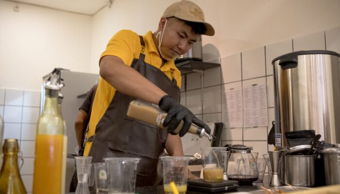 Desti Nopianti Pemilik Kedai Minum Rempah Indonesia, Ciptakan Minuman Sehat Tak Pahit