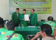 Mantan Wagub Jabar, Uu Ambil Formulir Calon Wali Kota Tasik Dari PPP