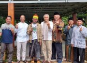 Viman Berziarah ke Makam Pendiri Mayasari dan Ulama Pesantren