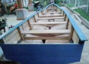 Perajin Perahu Kayu Warga Pesisir Bendungan Cipanas Sumedang, Minta Diperhatikan Pemda